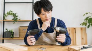 インパクトドライバーと電動ドライバーを比較して選ぶDIY初心者
