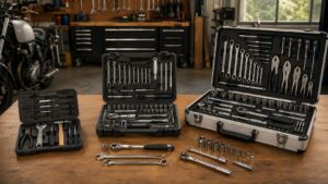 用途別に並べた工具セットと整備用工具の比較